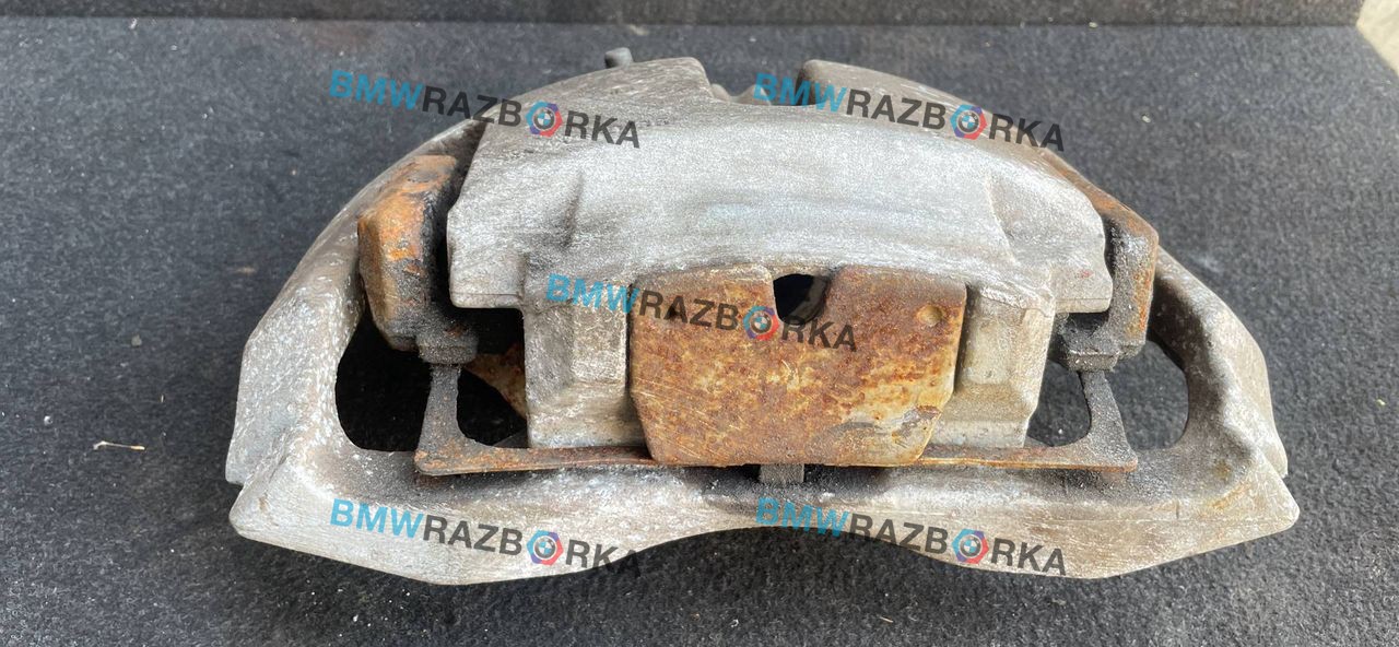 суппорт передний левый BMW 5 серия F07/F10/F11 2011, 3.0 л., D, N57 D30 A, дизель, АКПП, хетчбэк 5 дв., задний привод, правый руль