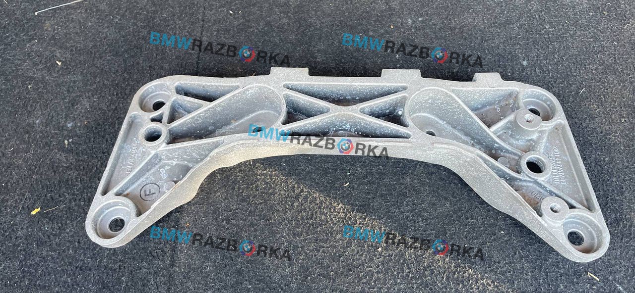 кронштейн КПП BMW 4 серия F32/F33 [рестайлинг] F36 2018, 2.0 л., B48 B20 A, бензин, АКПП, хетчбэк 5 дв., задний привод, правый руль, 6859417