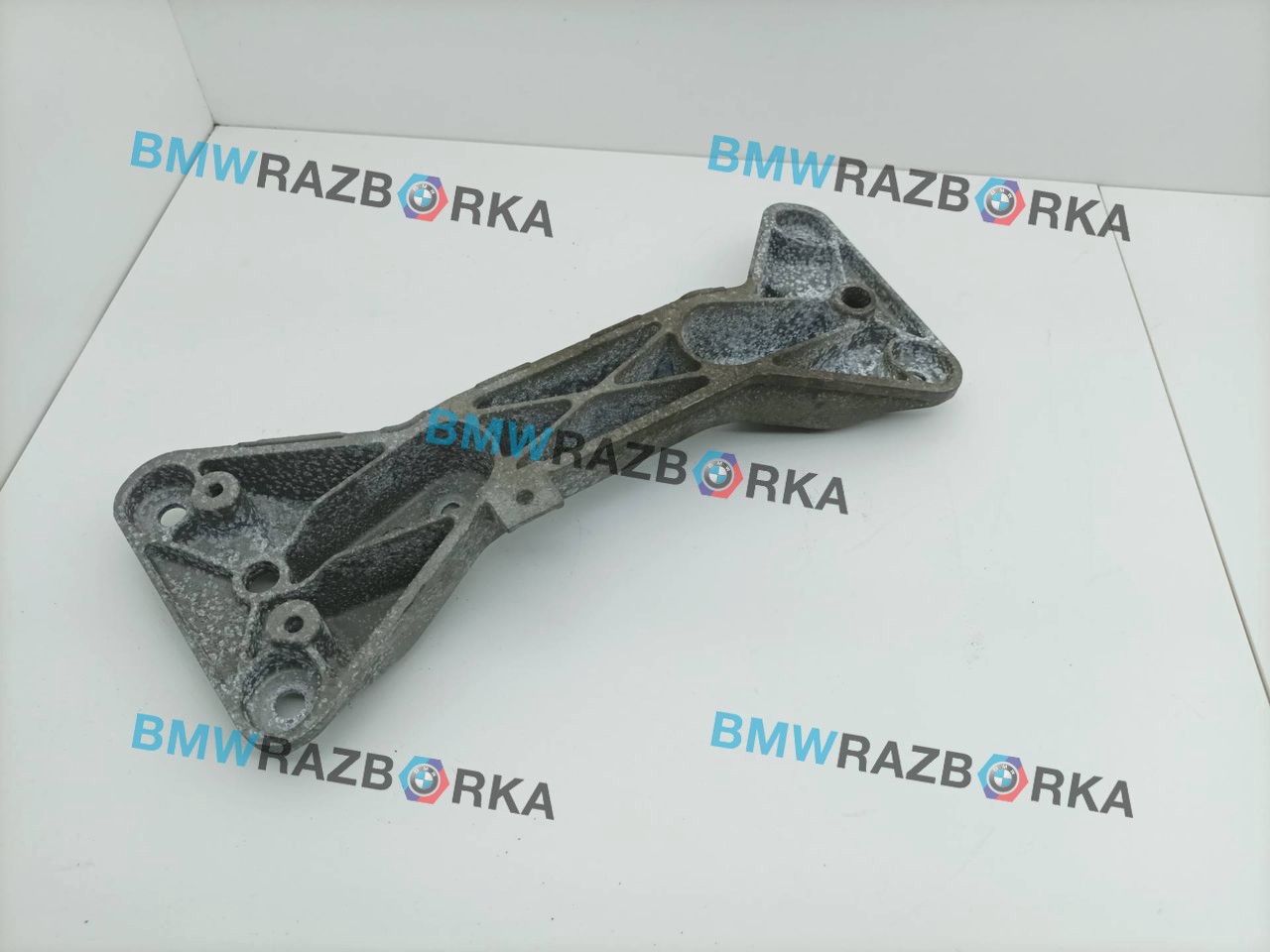 кронштейн КПП BMW 4 серия F32/F33 F32 2015, 2.0 л., N47 D20 C, дизель, АКПП, 475, купе, правый руль, 6796605