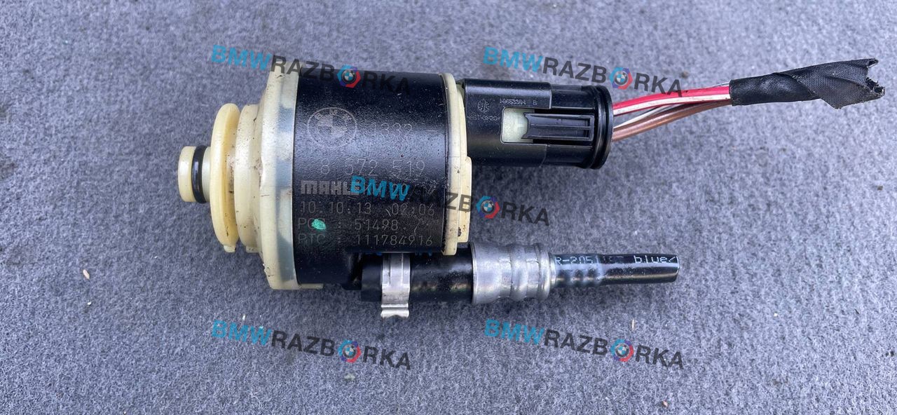 подогрев топливного фильтра BMW 5 серия F10/F11 [рестайлинг] F10 2013, 2.0 л., D, N47 D20 C, дизель, МКПП, белый, седан, задний привод, правый руль, 8572519