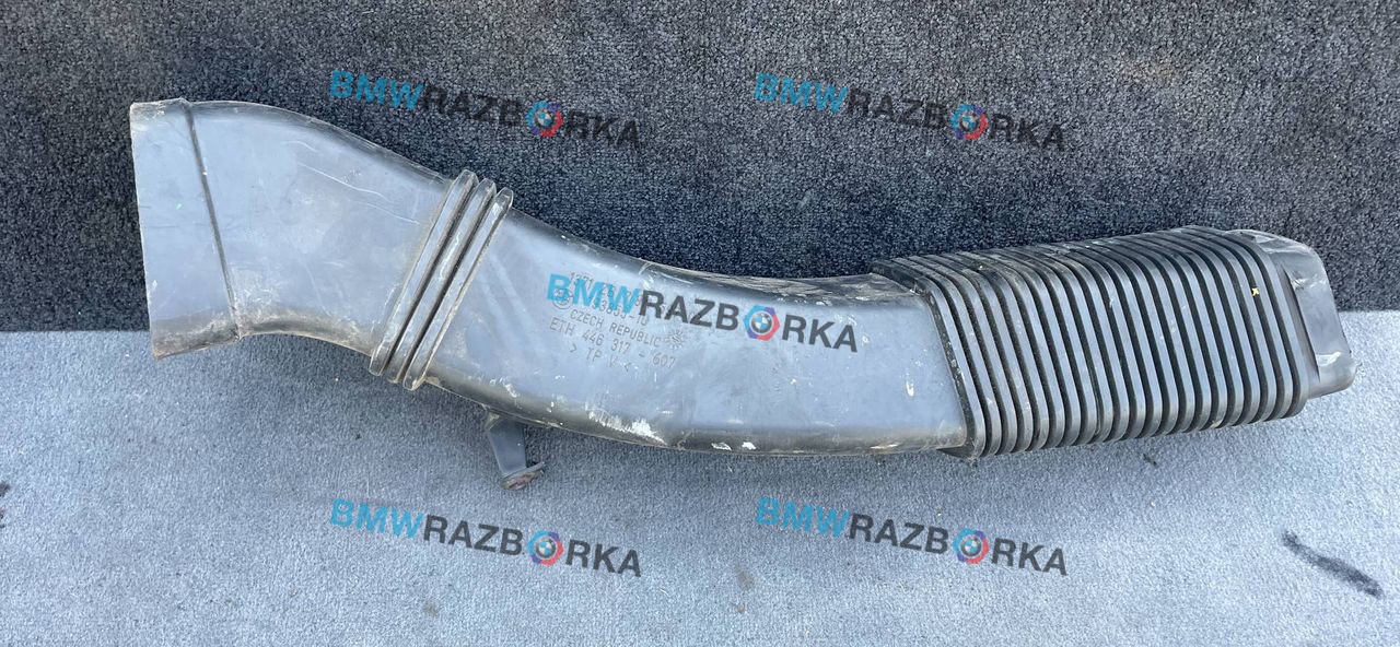 патрубок воздушного фильтра BMW 5 серия F10/F11 [рестайлинг] F10 2013, 2.0 л., D, N47 D20 C, дизель, МКПП, белый, седан, задний привод, правый руль, 7811597