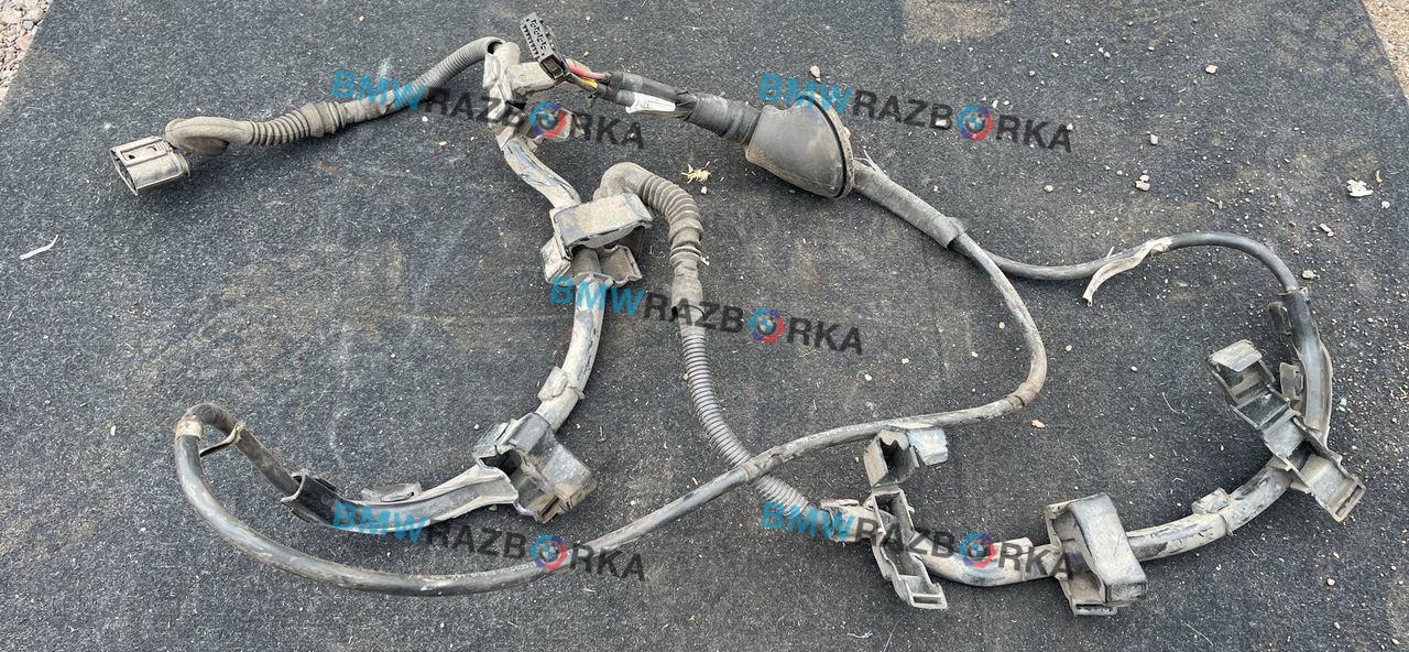 электроручник BMW 5 серия F10/F11 [рестайлинг] F10 2013, 2.0 л., D, N47 D20 C, дизель, МКПП, белый, седан, задний привод, правый руль, 61129277196