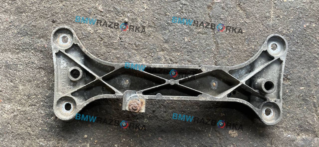 кронштейн КПП BMW 3 серия E90/E91/E92/E93 [рестайлинг] E92 2008, 3.0 л., D, M57 D30 (306D3), дизель, МКПП, черный, купе, задний привод, правый руль