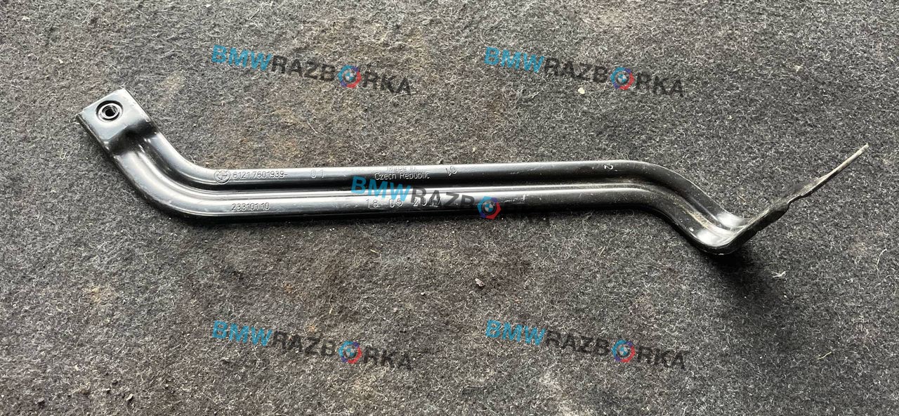 крепление аккумулятора BMW 4 серия F32/F33 [рестайлинг] 2018, 2.0 л., бензин, АКПП, хетчбэк 5 дв., задний привод, 61217601939, 7601939