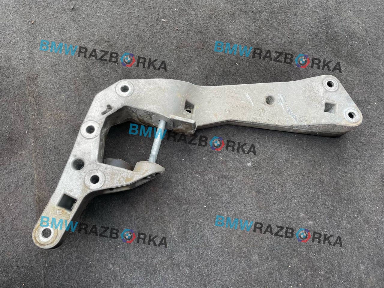 кронштейн КПП BMW 5 серия G30/G31 G31 2017, 3.0 л., B57 D30 A, дизель, АКПП, универсал, полный привод, 6861583