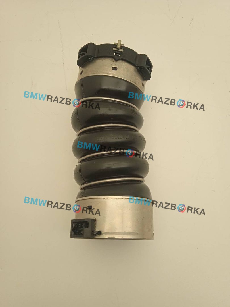 патрубок интеркулера BMW 7 серия F01/F02 [рестайлинг] F02 2014, 3.0 л., N57 D30 A, дизель, АКПП, серый, седан, задний привод, правый руль, 8513451