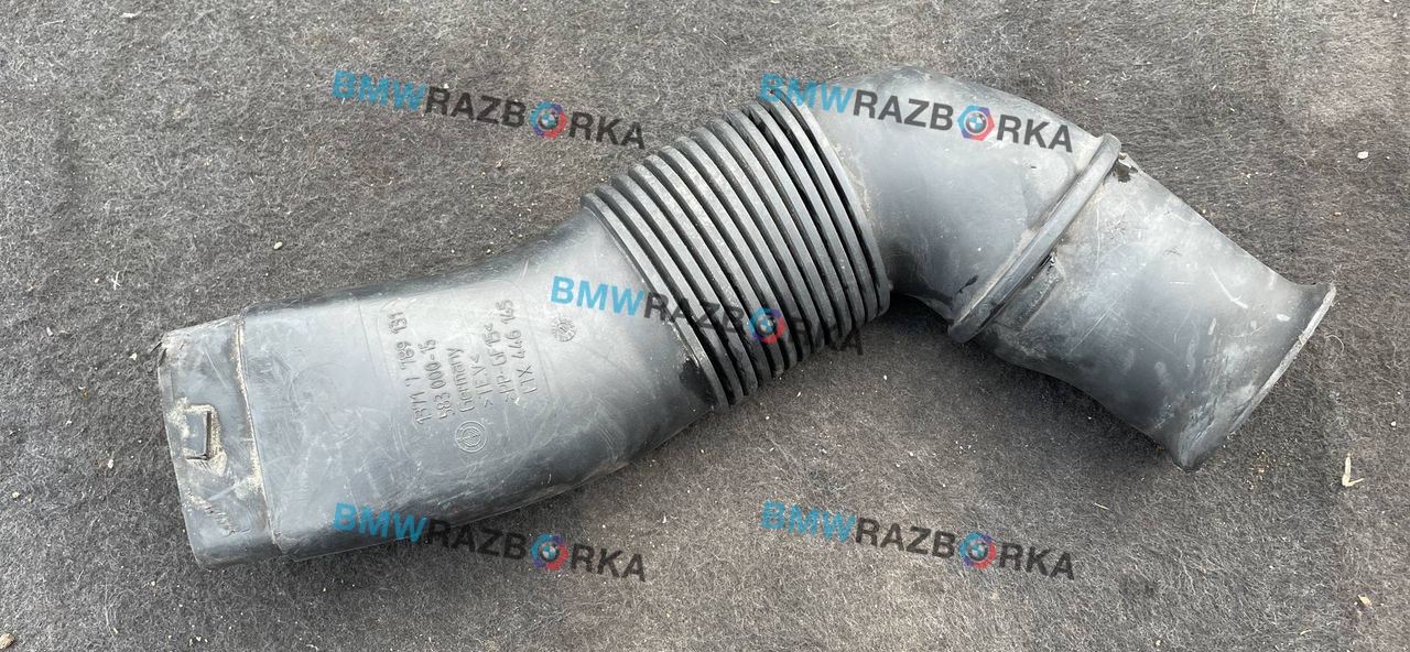 патрубок воздушного фильтра BMW 7 серия E65/E66/E67 2003, 3.0 л., бензин, АКПП, седан, 13717789131