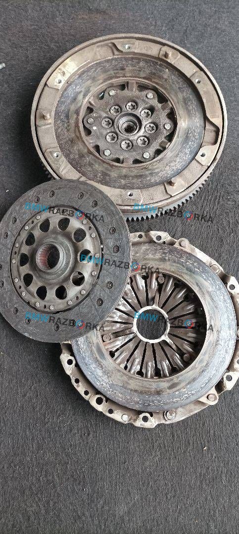маховик BMW 5 серия F10/F11 [рестайлинг] F10 2013, 2.0 л., D, N47 D20 C, дизель, МКПП, белый, седан, задний привод, правый руль