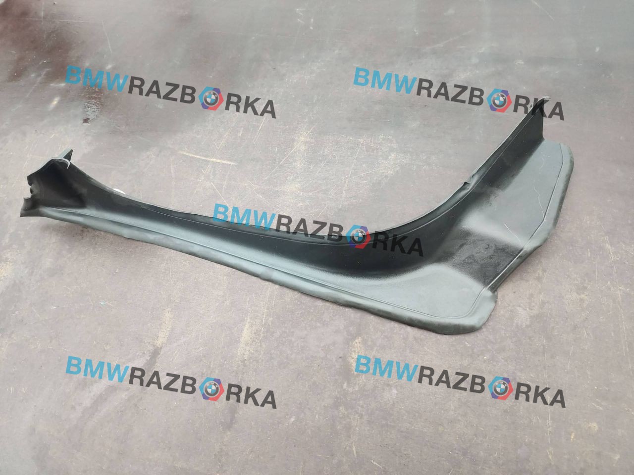 водосток капота левый BMW 5 серия G30/G31 G30 2019, 2.0 л., i, B48 B20 A, бензин, АКПП, a90, седан, задний привод, правый руль, 7400595