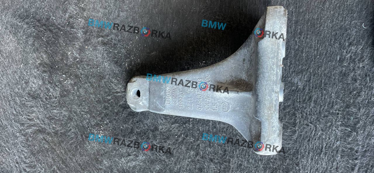 кронштейн двигателя BMW 3 серия F30/F31/F34 F31 2014, 2.0 л., N47 D20 C, дизель, МКПП, синий, универсал, полный привод, правый руль, 6784826