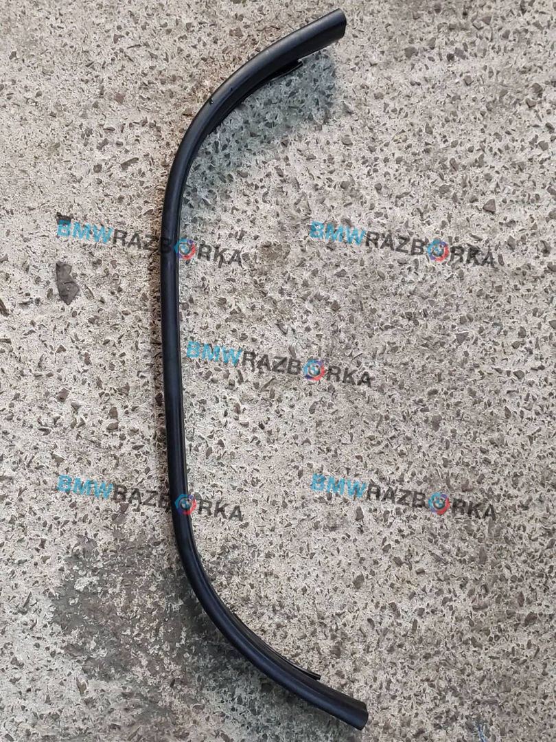 уплотнитель подкапотного пространства BMW 5 серия G30/G31 G30 2017, 2.0 л., i, гибрид, АКПП, 475 black-sapphire metallic, седан, задний привод, правый руль, 51767347394