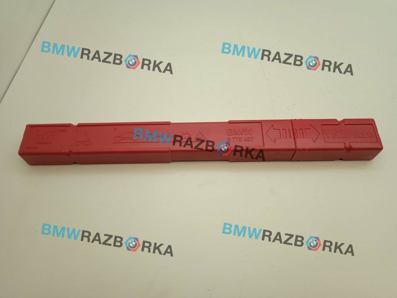 знак аварийной остановки BMW 5 серия F07/F10/F11 2011, 3.0 л., дизель, АКПП, хетчбэк 5 дв., задний привод, 6770487