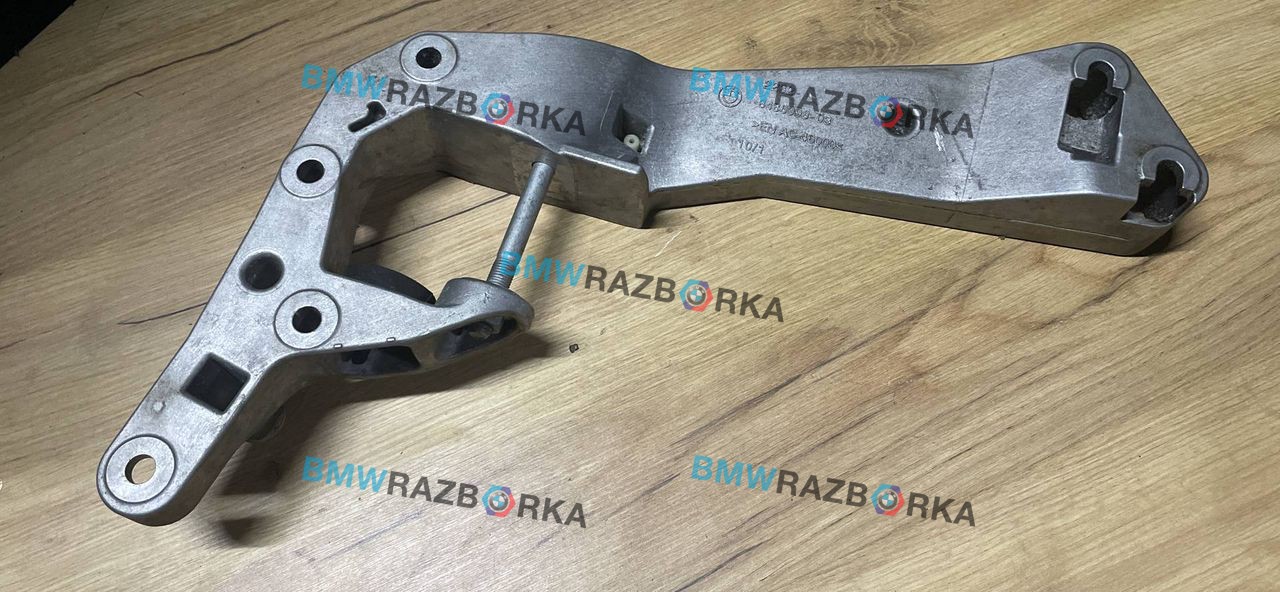 кронштейн КПП BMW X3 G01 2021, 2.0 л., B48 B20 A, бензин, АКПП, внедорожник 5 дв., правый руль, 8486998