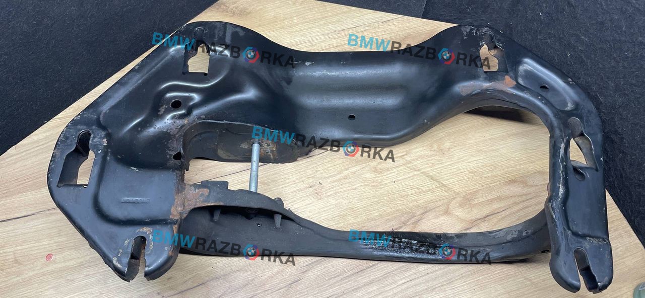 кронштейн КПП BMW X6 E71/E72 E71 2011, 4.4 л., N63 B44 A, бензин, АКПП, внедорожник 5 дв., 6791859