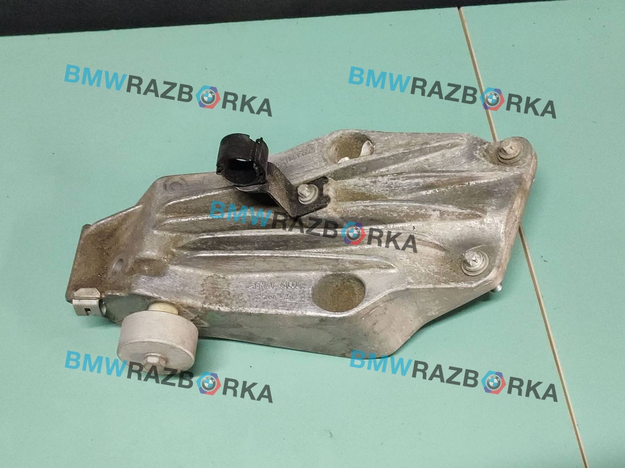 кронштейн двигателя BMW X3 G01 (2017 - 2026), 3.0 л., дизель, 6861559, 6861555