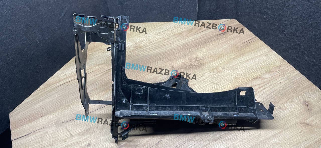крепление фары правой BMW 7 серия F01/F02 F01 2009, 4.0 л., дизель, АКПП, imperial-blau brillant metallic, седан, задний привод, правый руль, 7184160