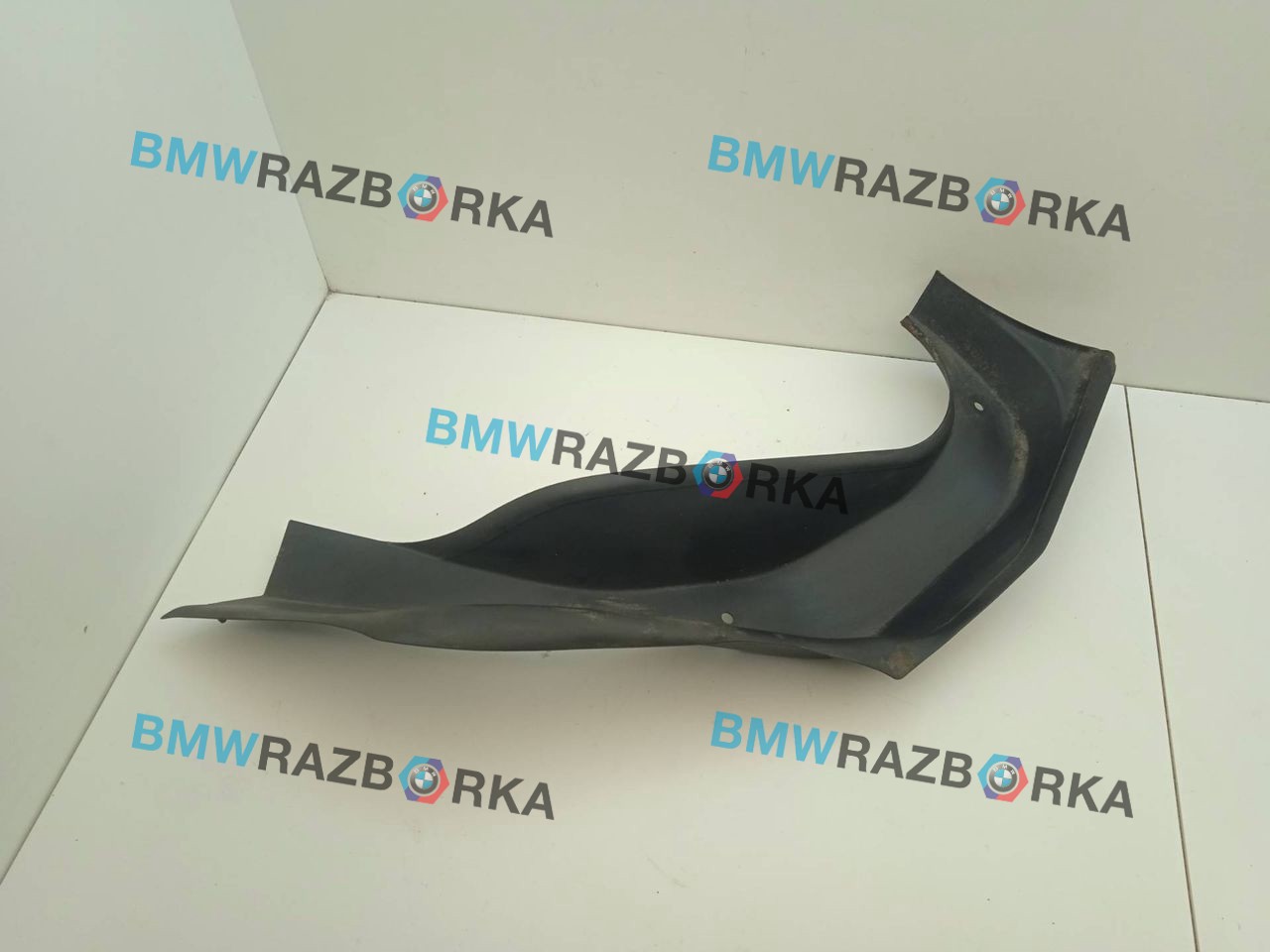 водосток капота правый BMW 6 серия F06/F12/F13 F06 2012, 4.0 л., D, дизель, АКПП, седан, задний привод, правый руль, 7228506