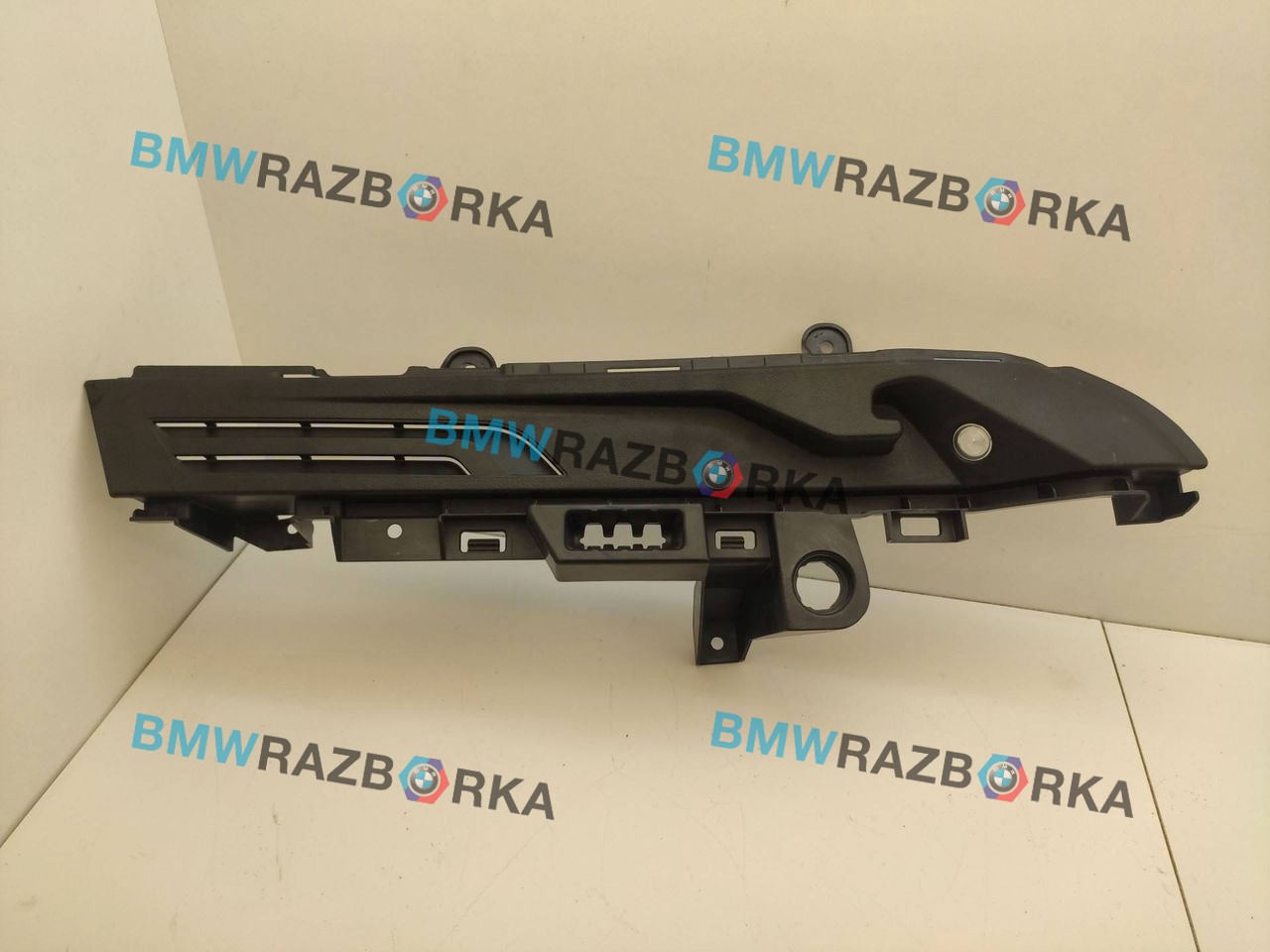 направляющая шторки багажника (салазки) BMW X3 G01 2018, 3.0 л., i, B58 B30 A, бензин, АКПП, внедорожник 5 дв., полный привод, правый руль, 7396604