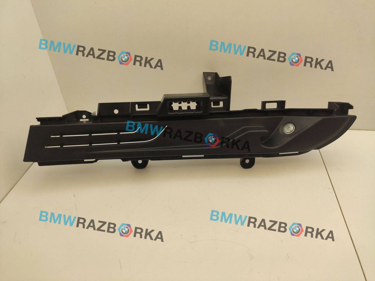 направляющая шторки багажника (салазки) BMW X3 G01 2018, 3.0 л., i, B58 B30 A, бензин, АКПП, внедорожник 5 дв., полный привод, правый руль, 7396603