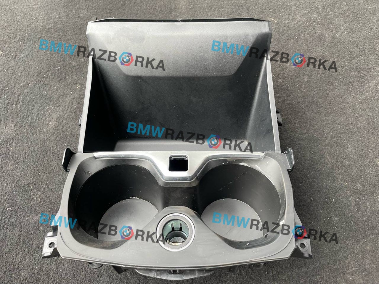 подстаканник BMW 2 серия F44 2022, 1.5 л., i, B38 A15 A, бензин, АКПП, белый(300), седан, передний привод, правый руль