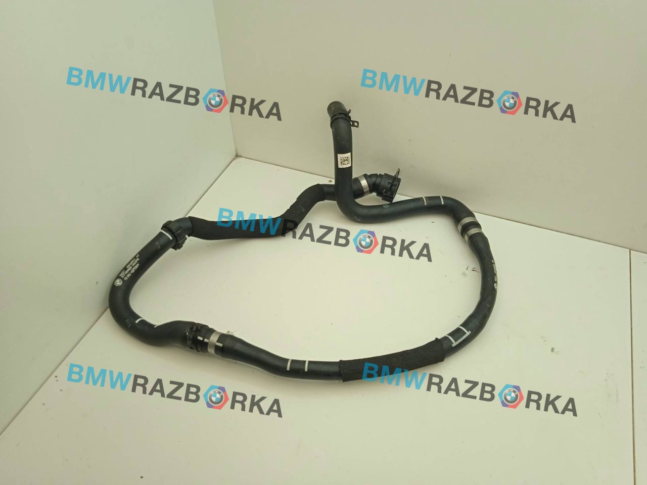 патрубок радиатора BMW 2 серия F44 2022, 1.5 л., i, B38 A15 A, бензин, АКПП, белый(300), седан, передний привод, правый руль, 6832801, 6832803