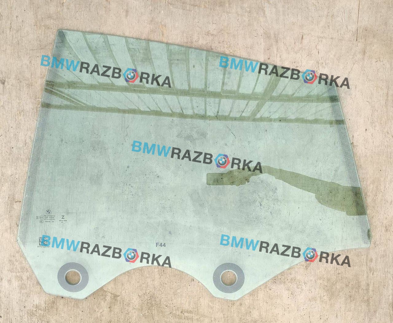 стекло двери задней левой BMW 2 серия F44 2022, 1.5 л., i, B38 A15 A, бензин, АКПП, белый(300), седан, передний привод, правый руль