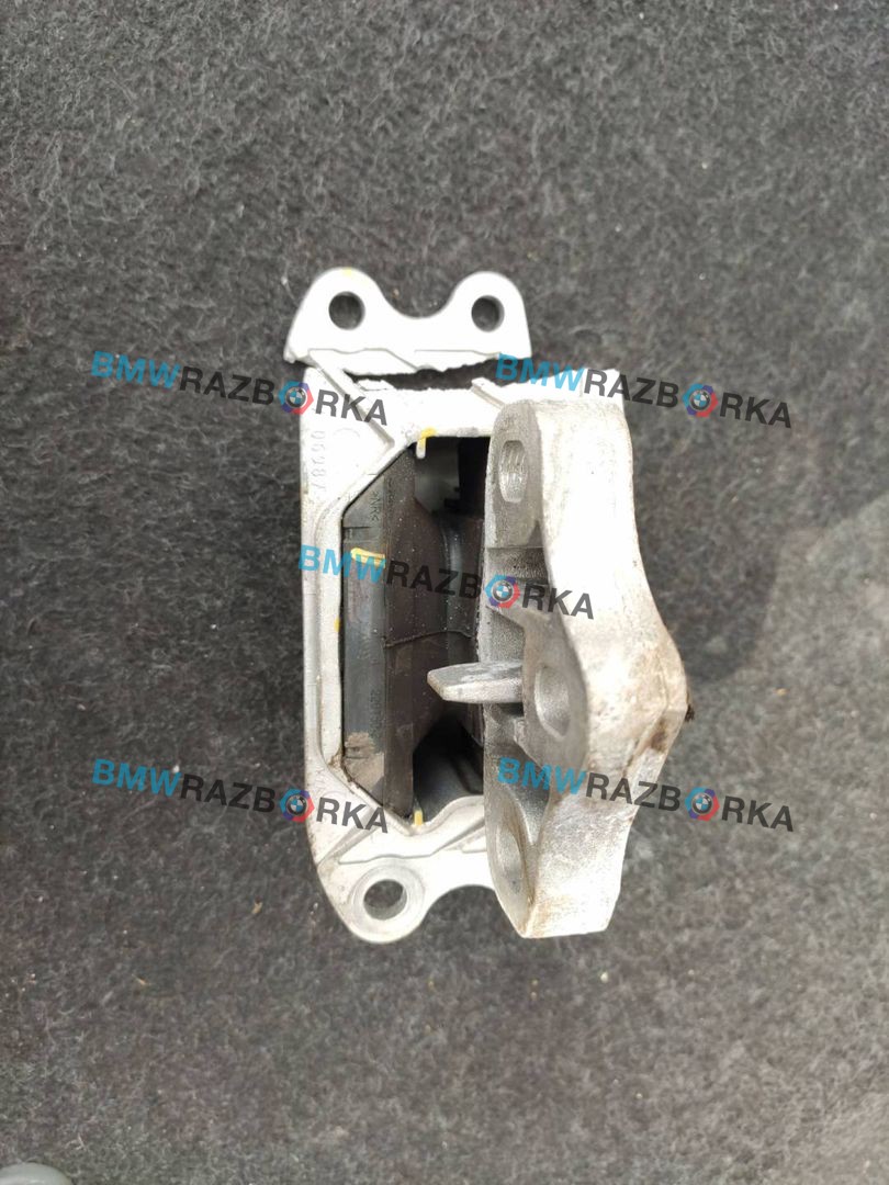 кронштейн КПП BMW 2 серия F44 2022, 1.5 л., i, B38 A15 A, бензин, АКПП, белый(300), седан, передний привод, правый руль, 6853453