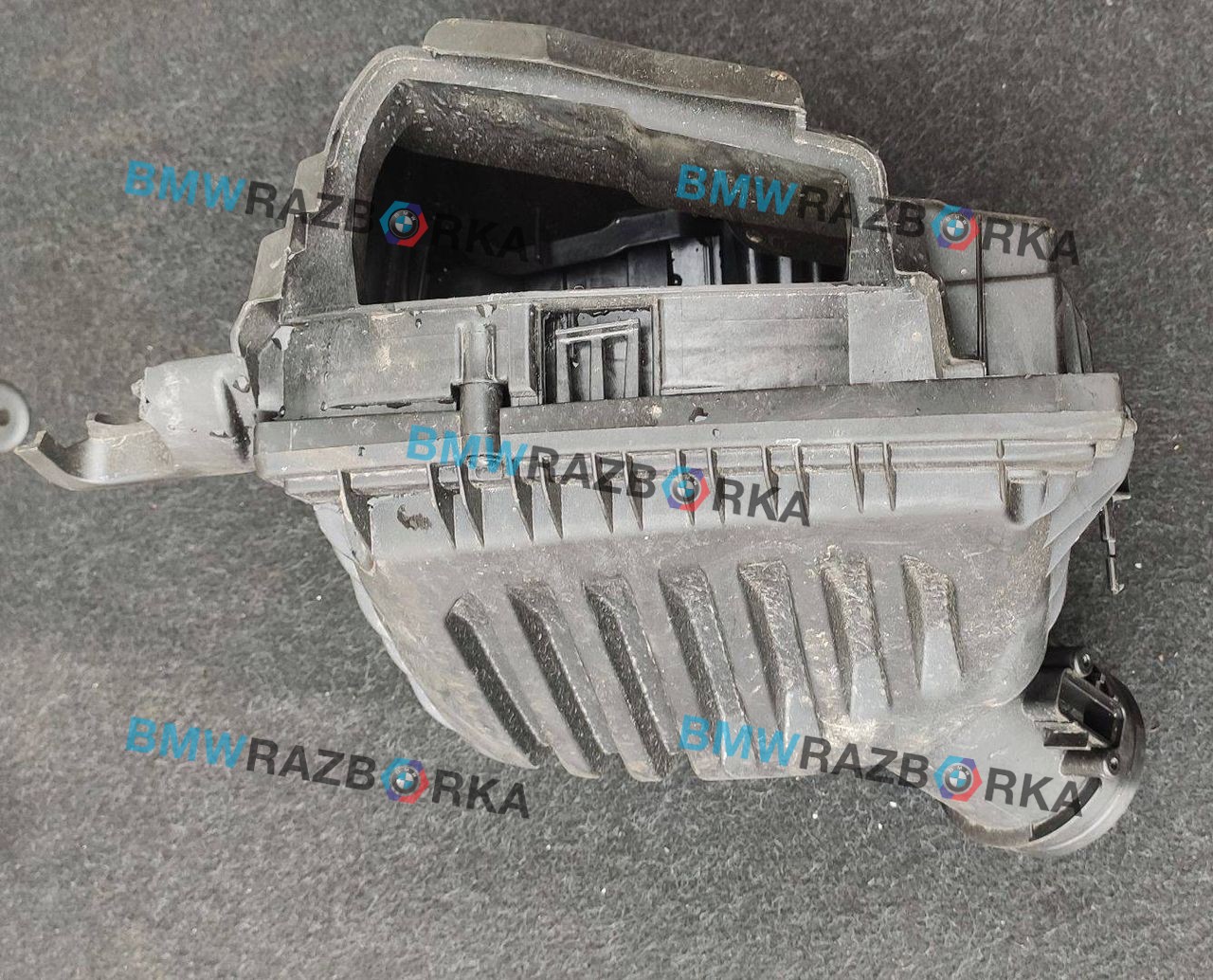 корпус воздушного фильтра BMW 2 серия F44 2022, 1.5 л., i, B38 A15 A, бензин, АКПП, белый(300), седан, передний привод, правый руль, 8655834