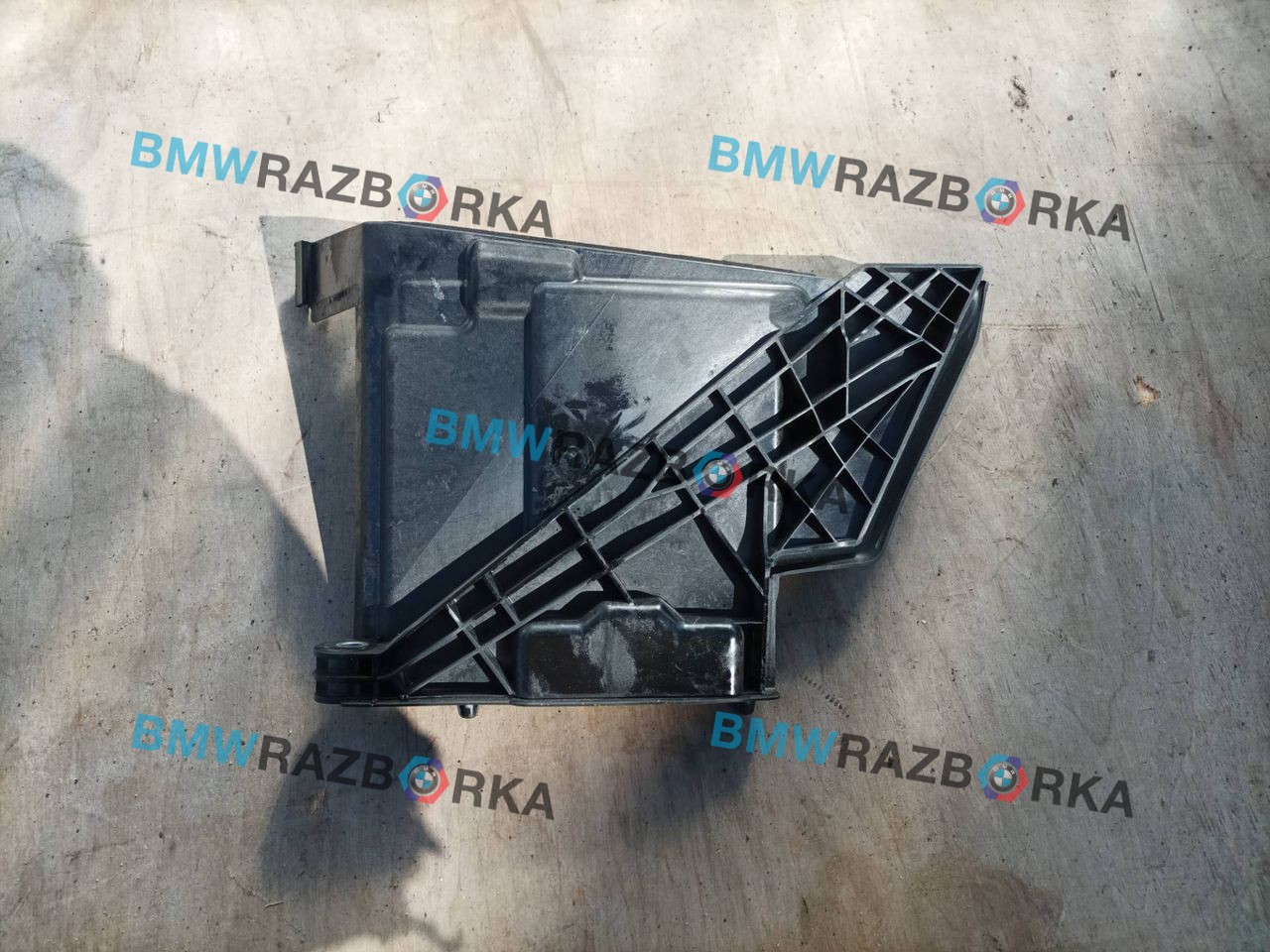кронштейн (крепление) BMW 2 серия F44 2022, 1.5 л., i, B38 A15 A, бензин, АКПП, белый(300), седан, передний привод, правый руль, 7473113