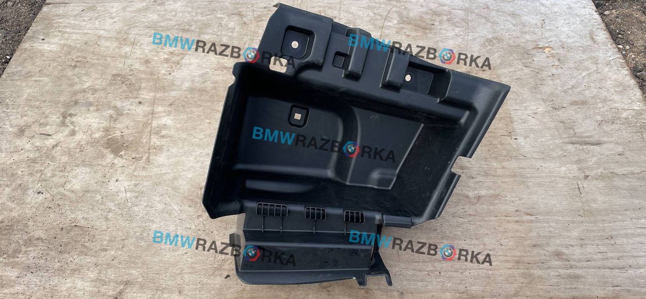 ящик под инструменты BMW 5 серия G30/G31 G30 2018, 3.0 л., B57 D30 A, дизель, АКПП, синий, седан, полный привод, правый руль, 7417521