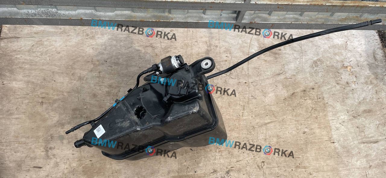 бак AdBlue (мочевины) BMW 5 серия G30/G31 G30 2018, 3.0 л., B57 D30 A, дизель, АКПП, синий, седан, полный привод, правый руль, 7381415, 7454101, 7314006