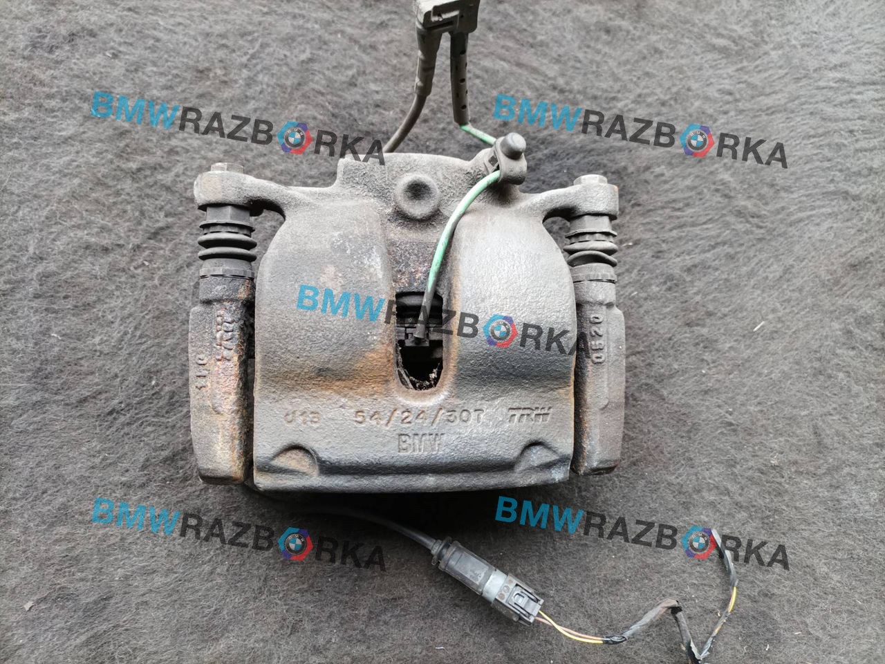 суппорт передний левый BMW 1 серия F40 2020, 1.5 л., i, B38 A15 A, бензин, АКПП, b39, хетчбэк 5 дв., задний привод, правый руль