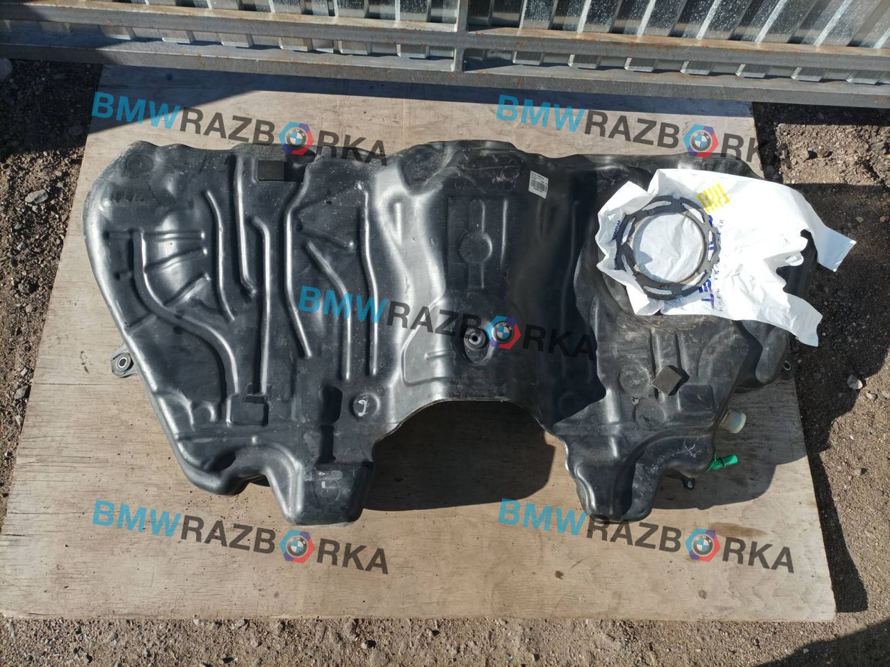 бак топливный BMW 7 серия F01/F02 F02 2008, 3.0 л., N54 B30 A, бензин, АКПП, 475, седан, задний привод, правый руль, 7183372