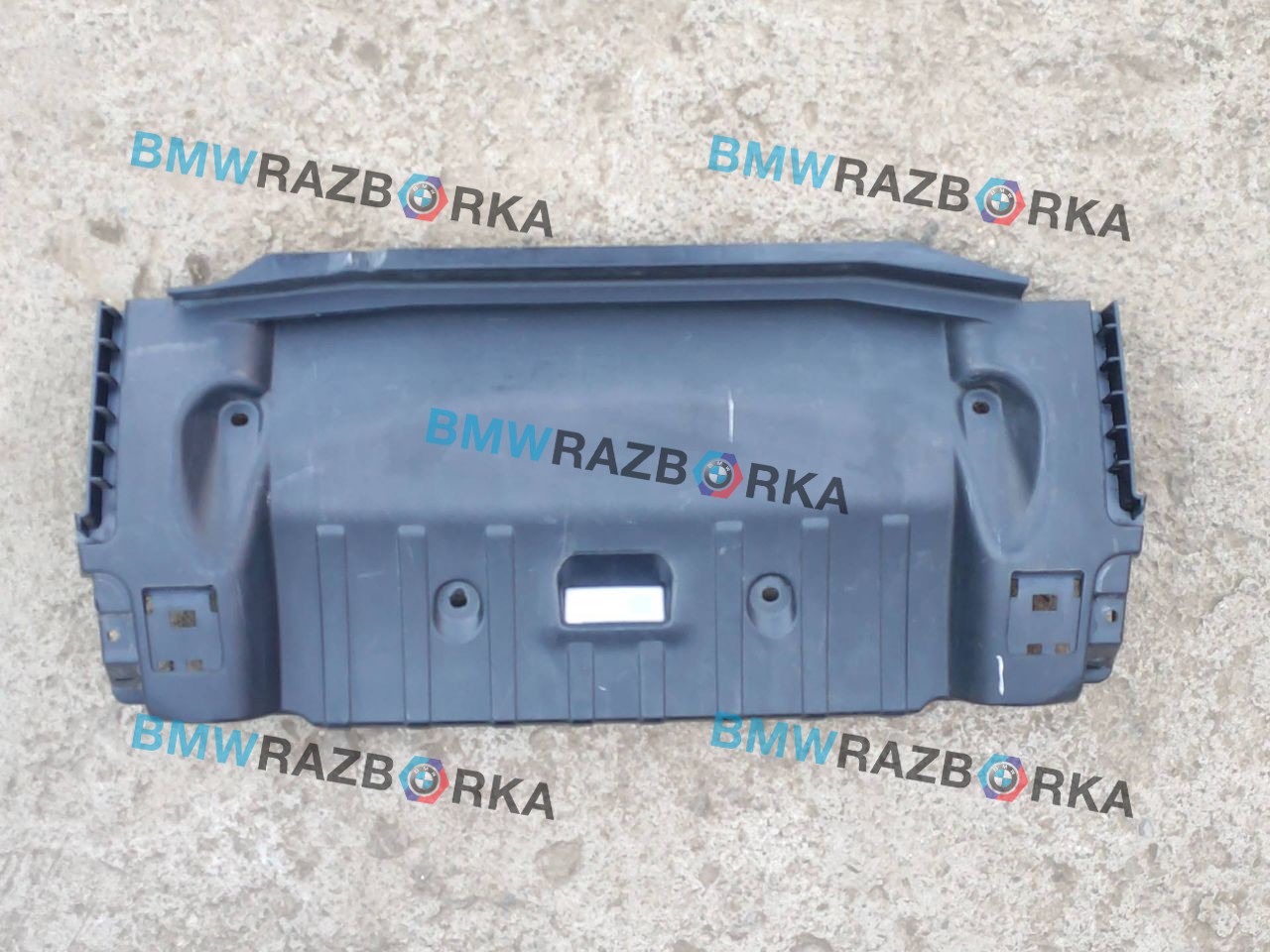 накладка внутренняя на заднюю панель кузова BMW Z4 E89 (2009 - 2016), 2.0 л., i, N20 B20 B, бензин, МКПП, b39 mineral-grau metallic, родстер, задний привод, правый руль, 9128476