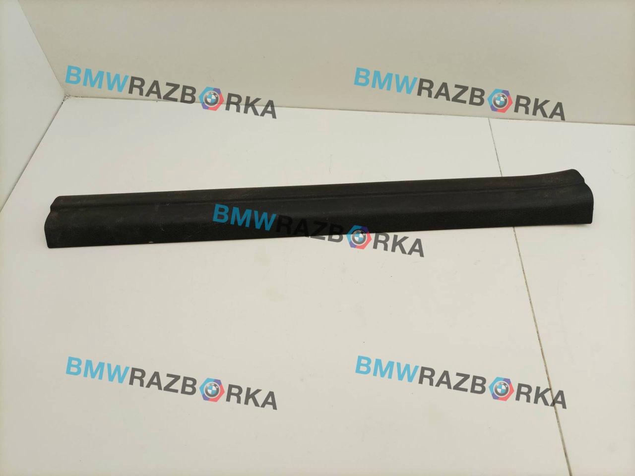 накладка на порог внутренняя BMW Z4 E89 (2009 - 2016), 2.0 л., i, N20 B20 B, бензин, МКПП, b39 mineral-grau metallic, родстер, задний привод, правый руль, 9129052