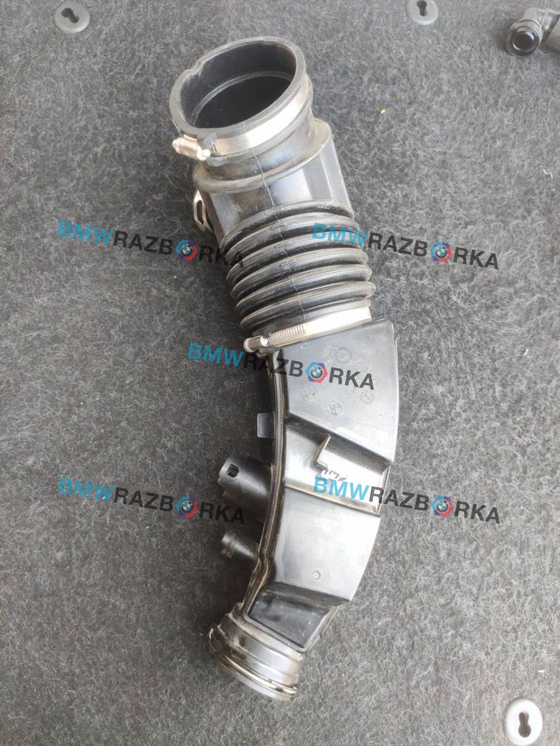 патрубок турбины BMW 5 серия G30/G31 G30 2018, 2.0 л., B48 B20 A, бензин, АКПП, синий, седан, задний привод, правый руль, 8663614
