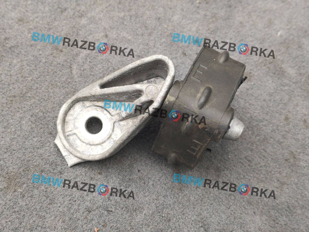 кронштейн глушителя BMW M8 F91/92 F91 2020, 4.4 л., i, S63 B44 B, бензин, АКПП, 490, кабриолет, полный привод, правый руль, 7616850, 8582062
