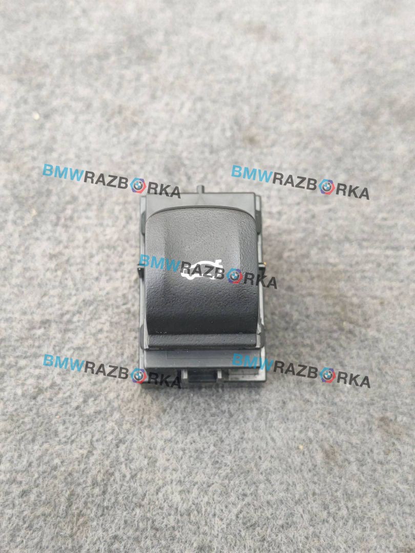 кнопка открытия багажника BMW M8 F91/92 F91 2020, 4.4 л., i, S63 B44 B, бензин, АКПП, 490, кабриолет, полный привод, правый руль, 9327029