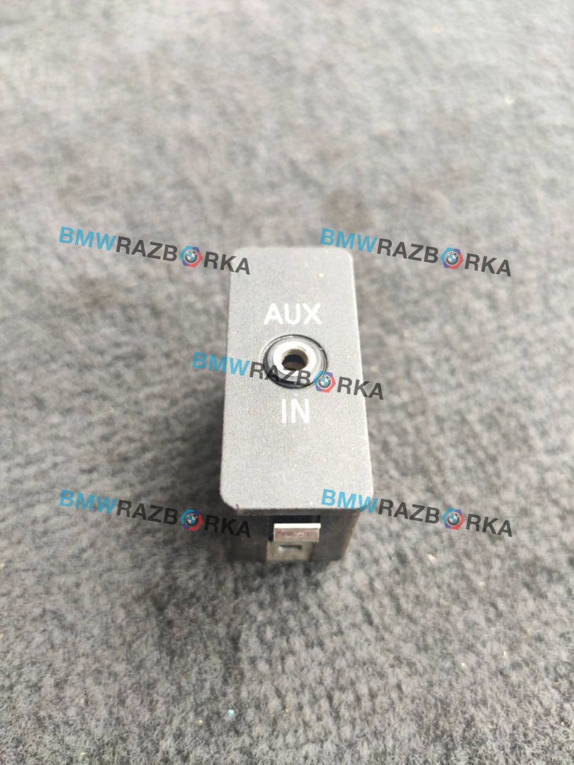 разъем AUX / USB BMW X3 E83 [рестайлинг] E83 2007, 3.5 л., M57D30 (306D5), дизель, АКПП, внедорожник 5 дв., полный привод, правый руль, 6930561
