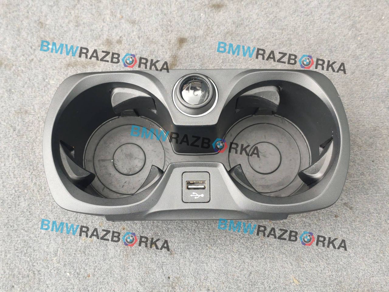 подстаканник BMW 3 серия G20 2022, 2.0 л., B48 B20 A, бензин, b39, седан, задний привод, 6809803