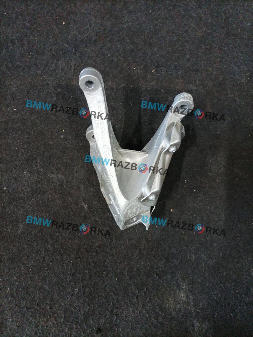кронштейн двигателя BMW 5 серия G30/G31 2018, 2.0 л., бензин, АКПП, универсал, правый руль, 6861564, 22116861564