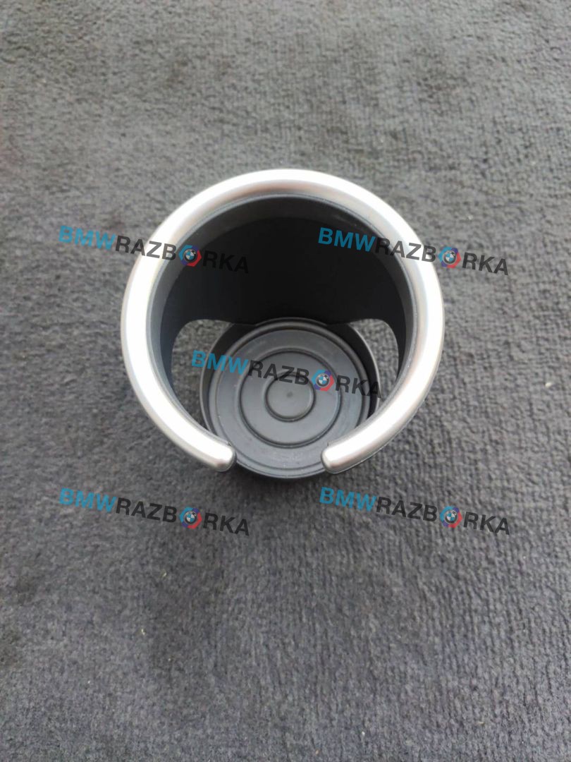 подстаканник BMW i3 L01 I01 2014, 0.6 л., бензин, электро, задний привод, правый руль, 51169283147, 9283147