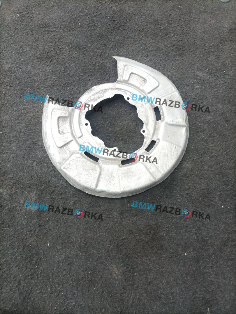 защитный кожух тормозного механизма BMW X5 F15 (2013 - 2018), 4.0 л., гибрид, АКПП, a52, внедорожник 5 дв., полный привод, правый руль, 6857981
