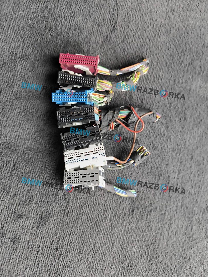 разъем (фишка) проводки BMW X4 M F98 2019, 3.0 л., S58B30A, бензин, АКПП, внедорожник 5 дв., полный привод, правый руль, 8364862, 9237741, 8364864, 9253105, 9253104, 6920072, 6920068