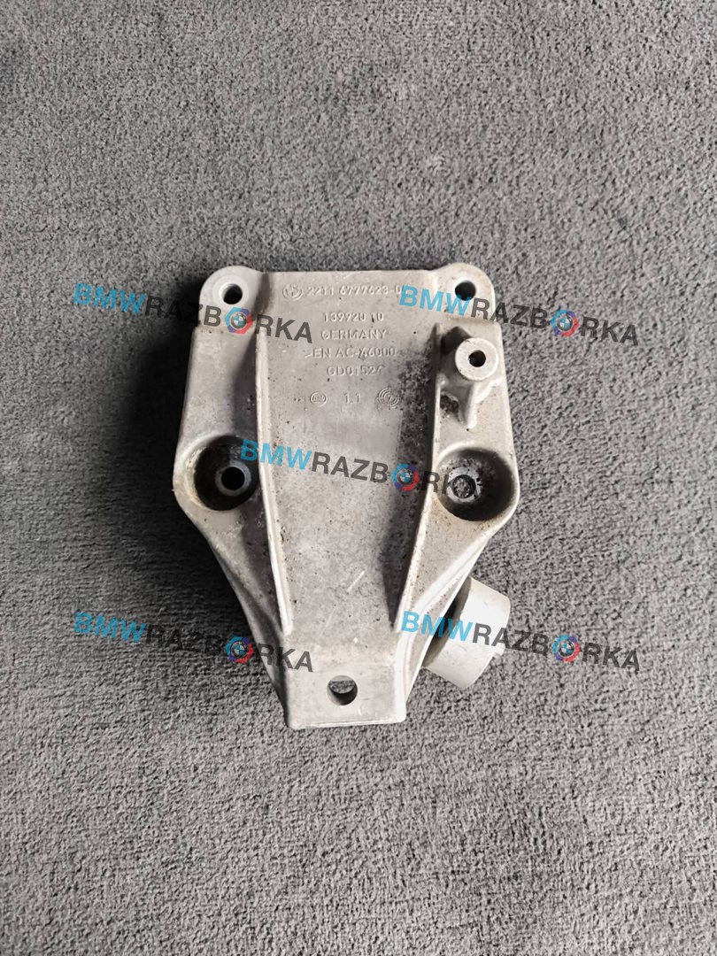 кронштейн двигателя BMW 7 серия F01/F02 2011, 3.0 л., дизель, АКПП, седан, 6777623