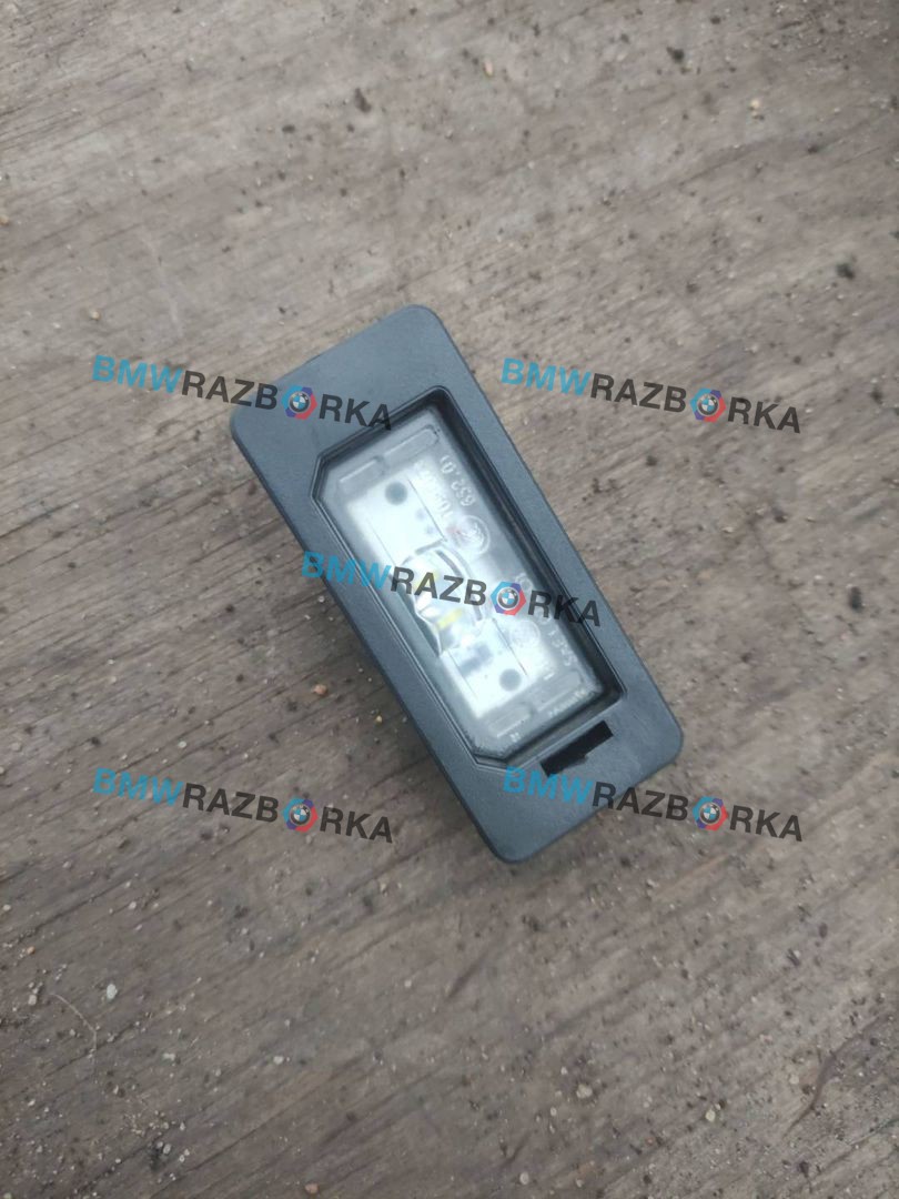 подсветка номера BMW X1 F48 2018, 1.8 л., бензин, робот, b45 estoril-blau metallic, внедорожник 5 дв., передний привод, правый руль, 7193293
