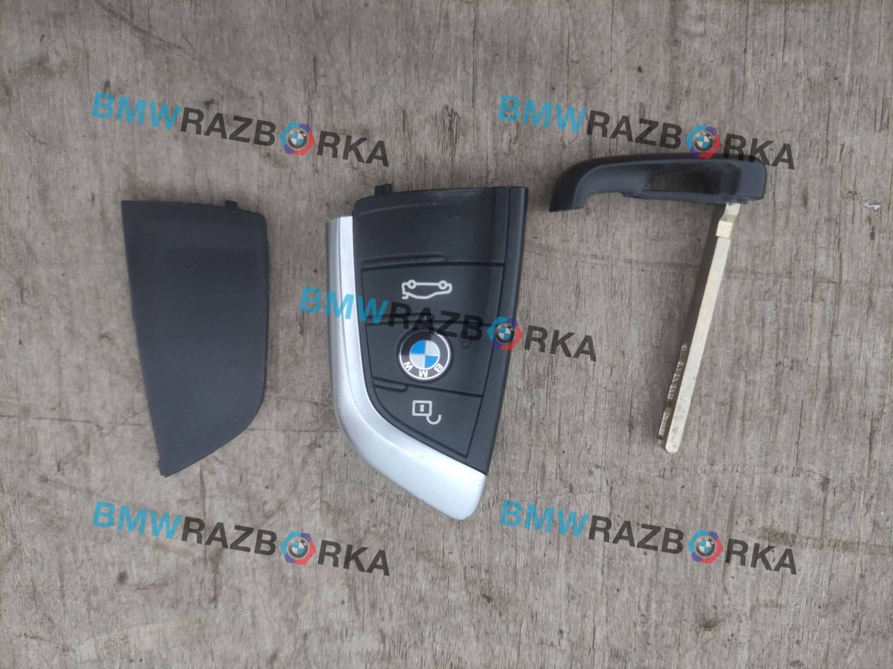 ключ BMW X1 F48 2018, 1.8 л., бензин, робот, b45 estoril-blau metallic, внедорожник 5 дв., передний привод, правый руль, 6805998
