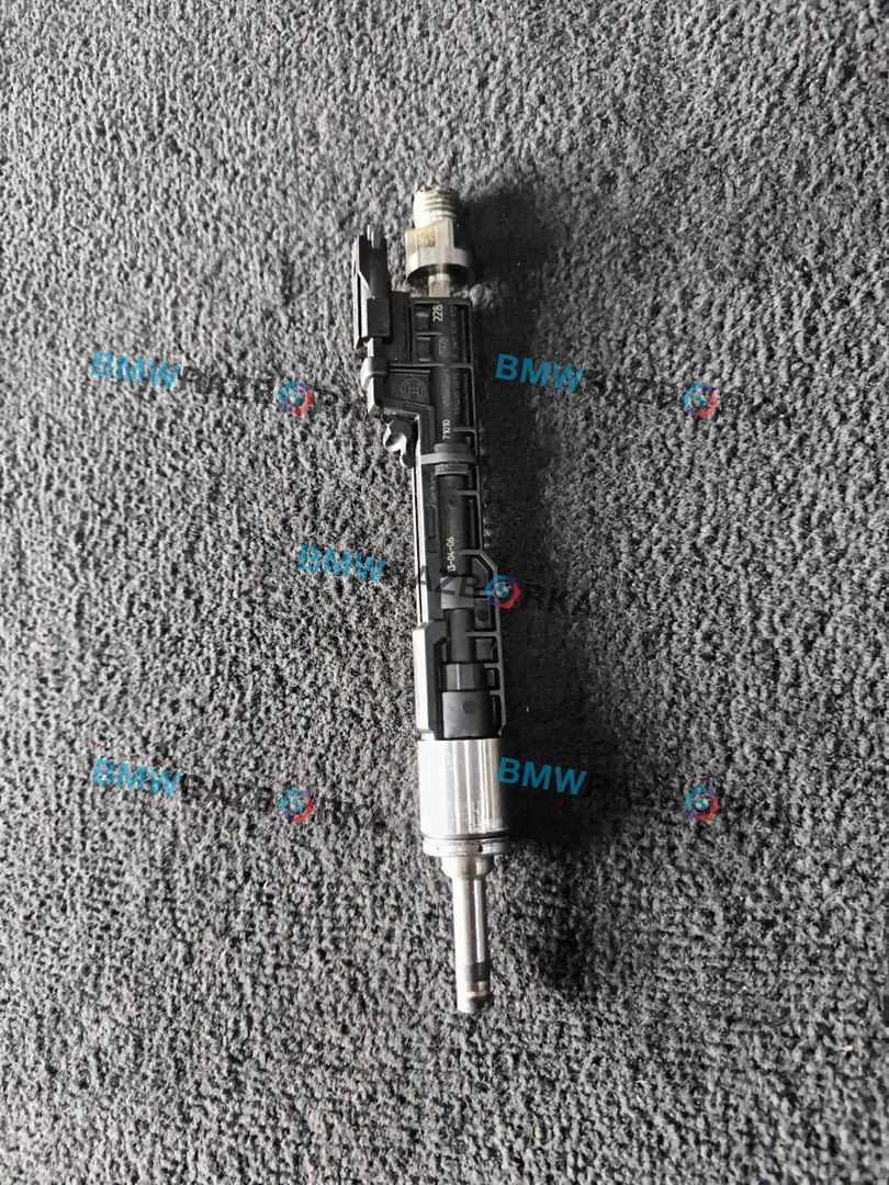 форсунка BMW X3 F25 2012, 2.0 л., бензин, внедорожник 5 дв., 7639994, 0261500172