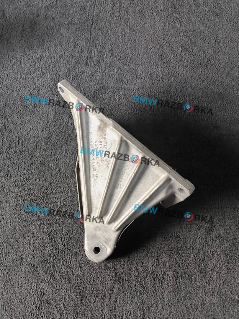 кронштейн двигателя BMW X3 F25 2013, 3.0 л., N55 B30 A, бензин, полный привод, 6784832, 22116784832