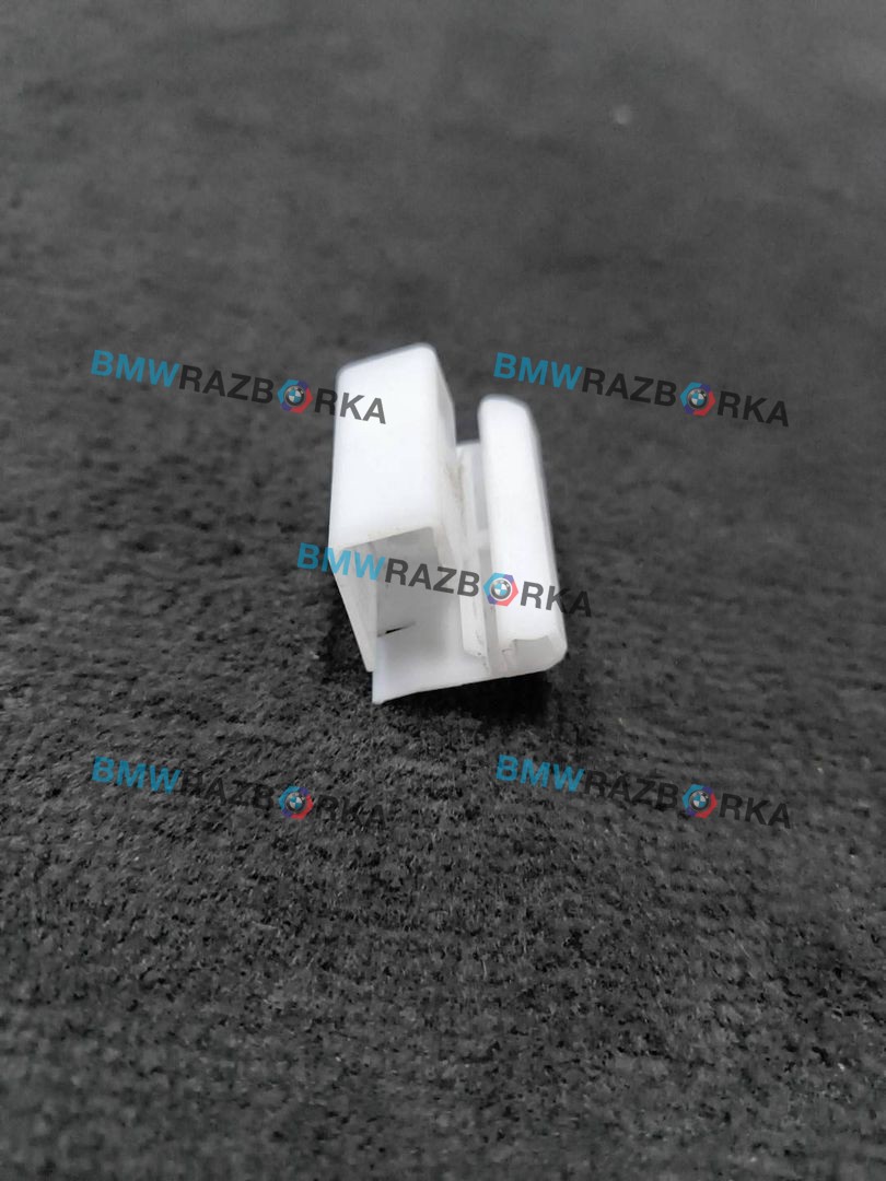 Кронштейн крепления порога BMW 2 серия F44 2022, 1.5 л., i, B38 A15 A, бензин, АКПП, белый(300), седан, передний привод, правый руль, 7461380